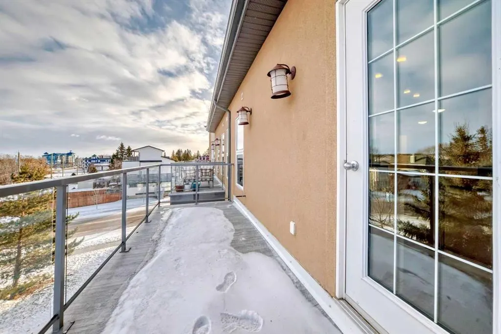 5040 53 Street, #302