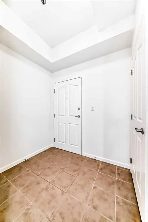 5040 53 Street, #302