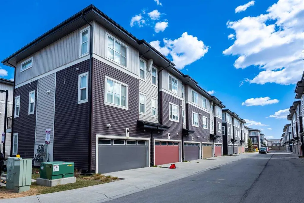 30 Cornerstone Manor NE, #412