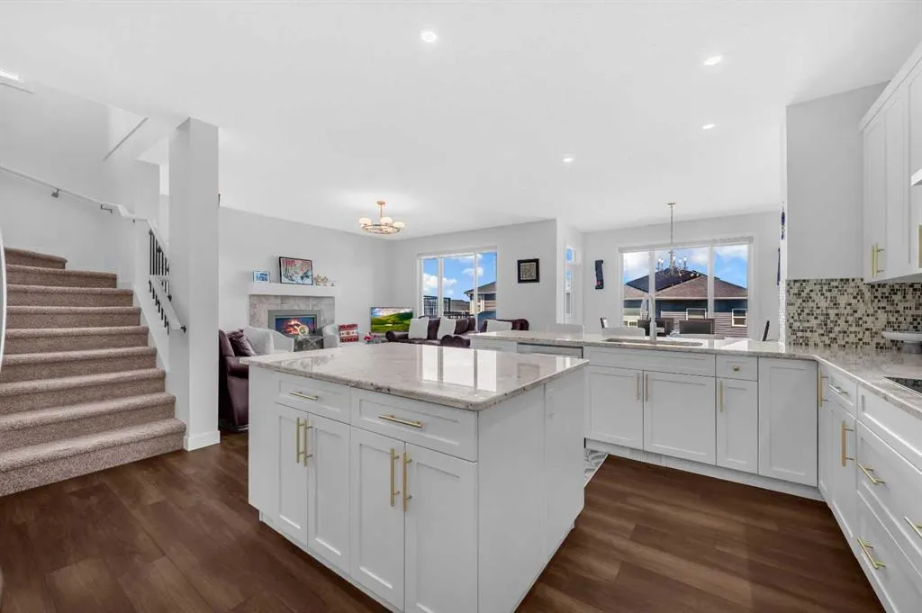 127 Ambleside Crescent NW