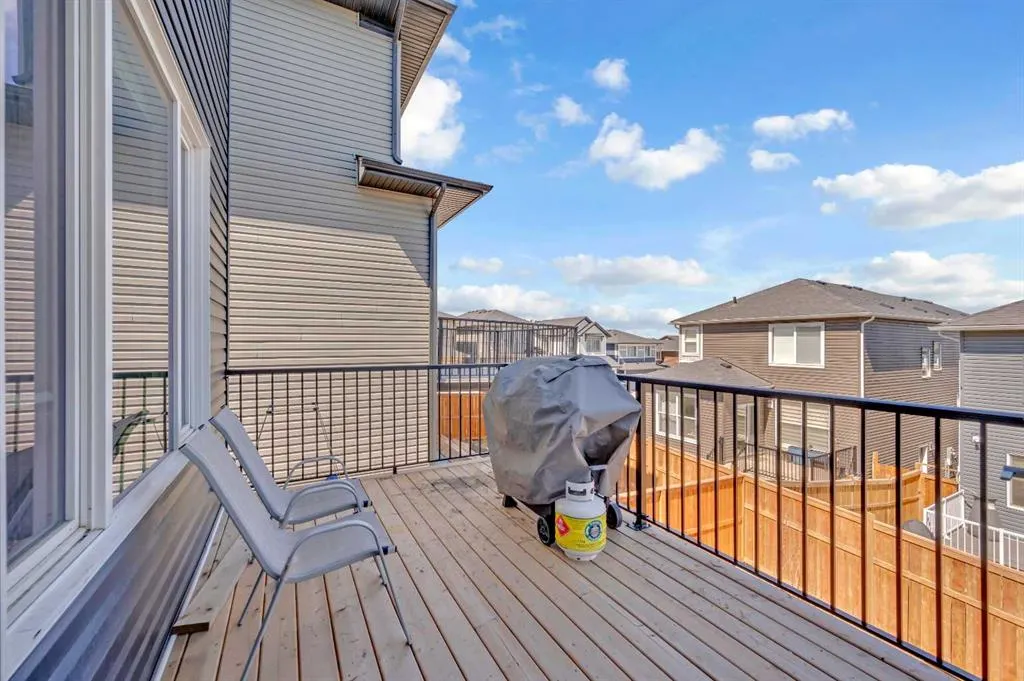 127 Ambleside Crescent NW