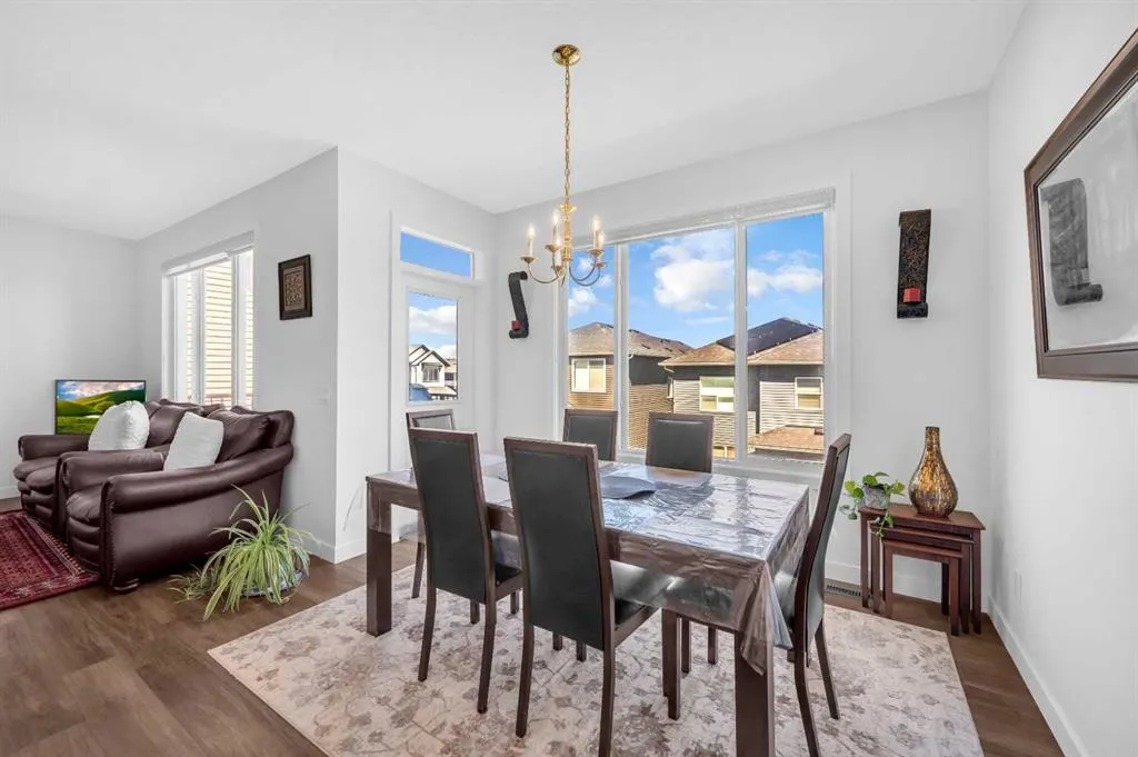 127 Ambleside Crescent NW