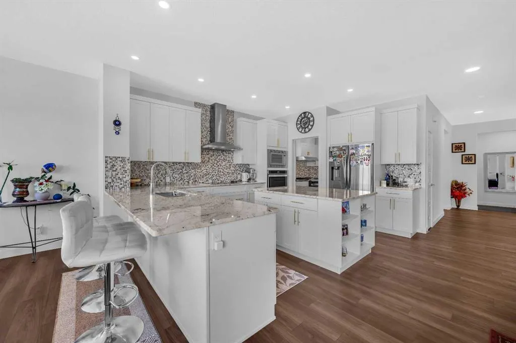 127 Ambleside Crescent NW