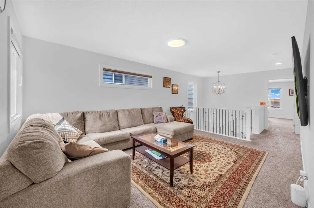 127 Ambleside Crescent NW