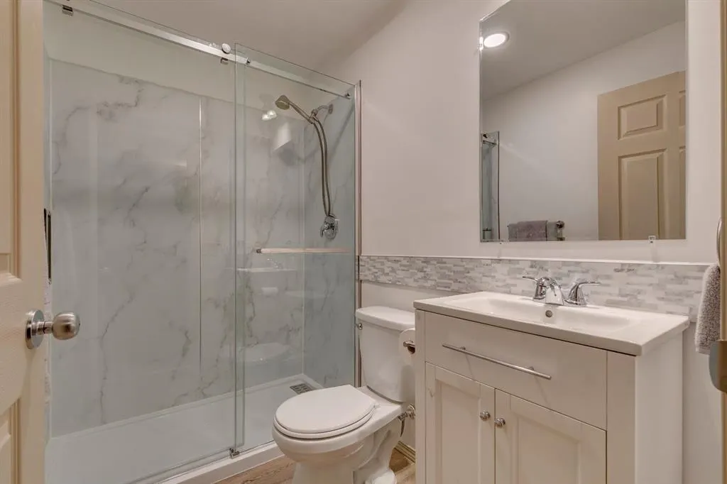 210 Elgin View SE