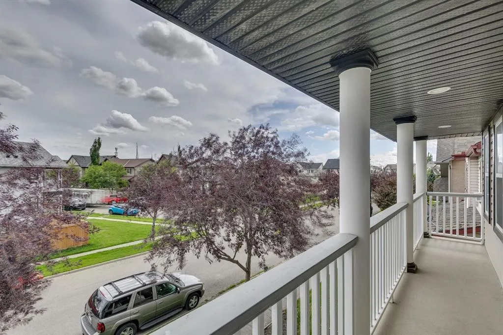 210 Elgin View SE