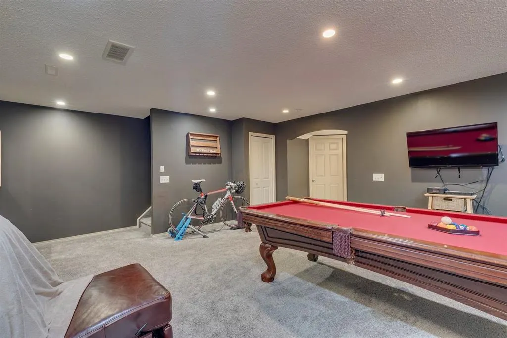 210 Elgin View SE