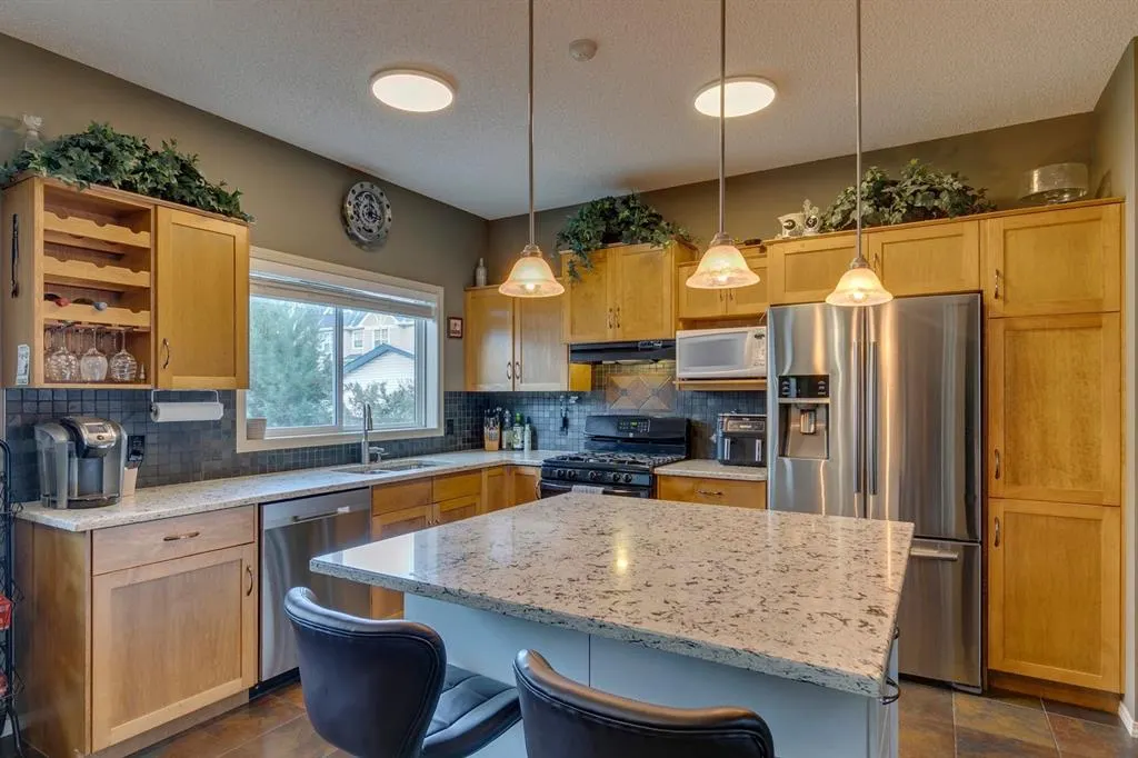 210 Elgin View SE