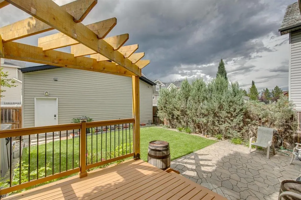 210 Elgin View SE