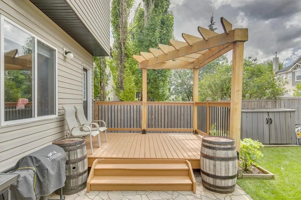 210 Elgin View SE
