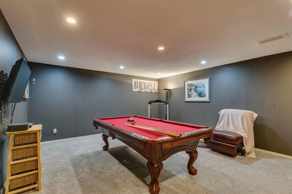 210 Elgin View SE