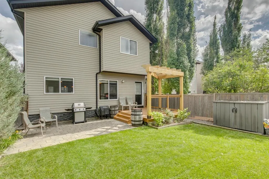 210 Elgin View SE