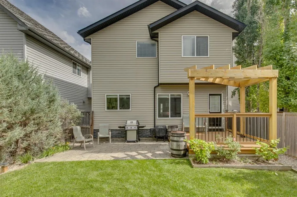 210 Elgin View SE