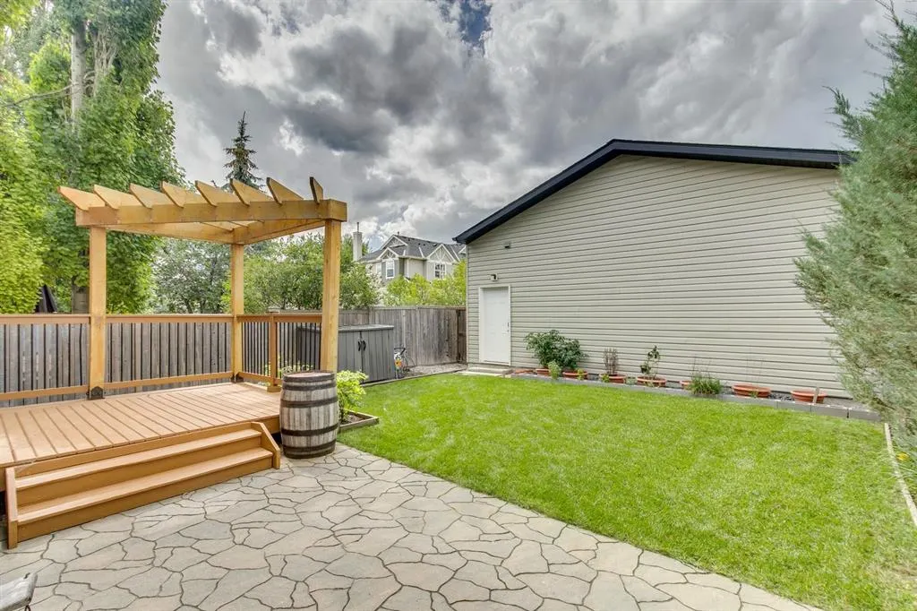 210 Elgin View SE