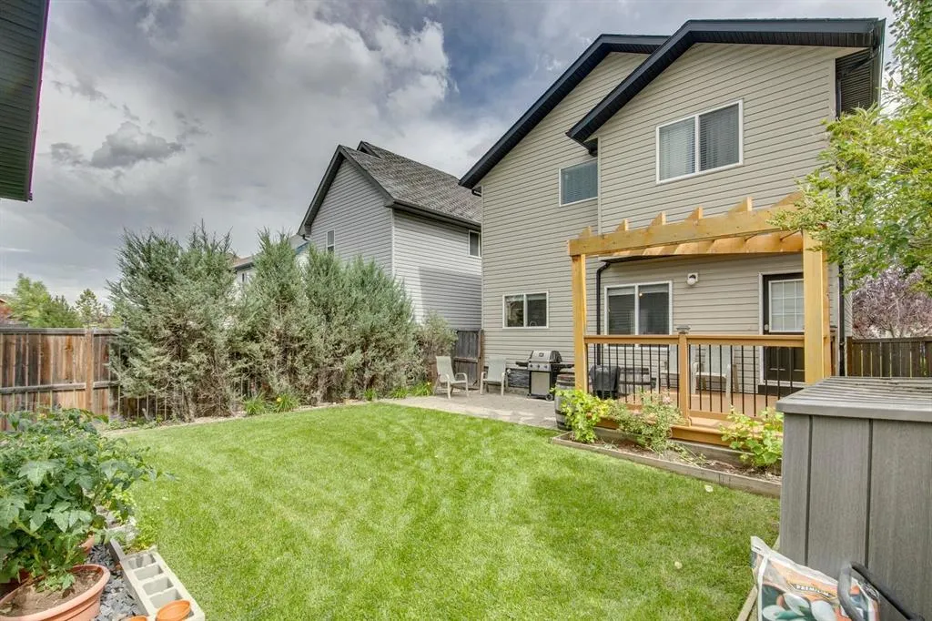 210 Elgin View SE