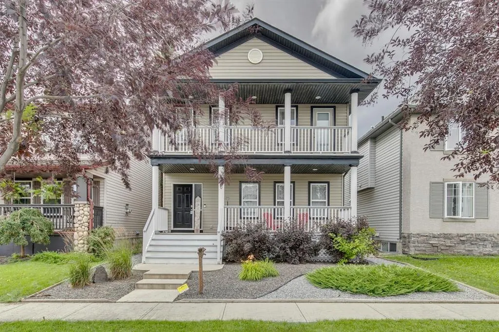 210 Elgin View SE