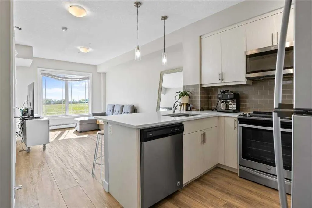 100 Auburn Meadows Manor SE, #309