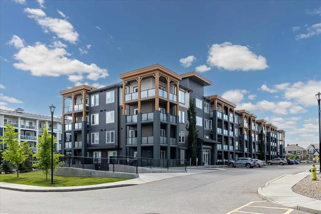 100 Auburn Meadows Manor SE, #309
