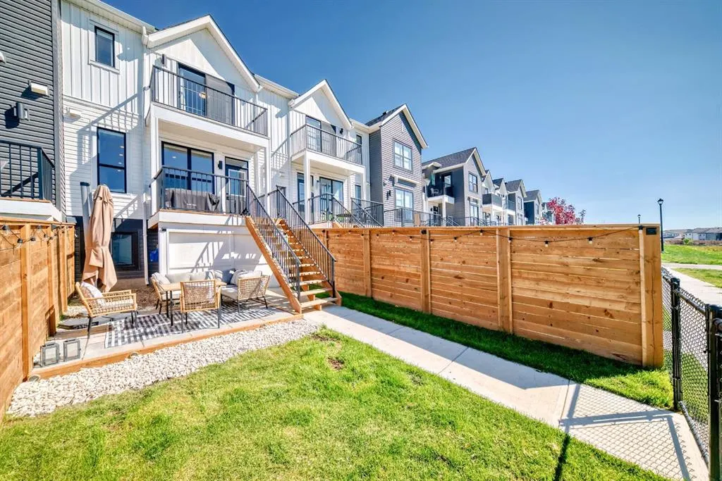 8 Heritage Lane