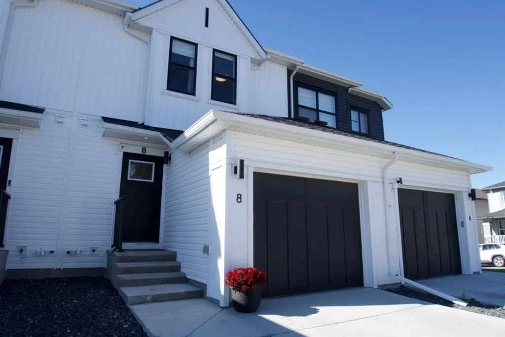 8 Heritage Lane