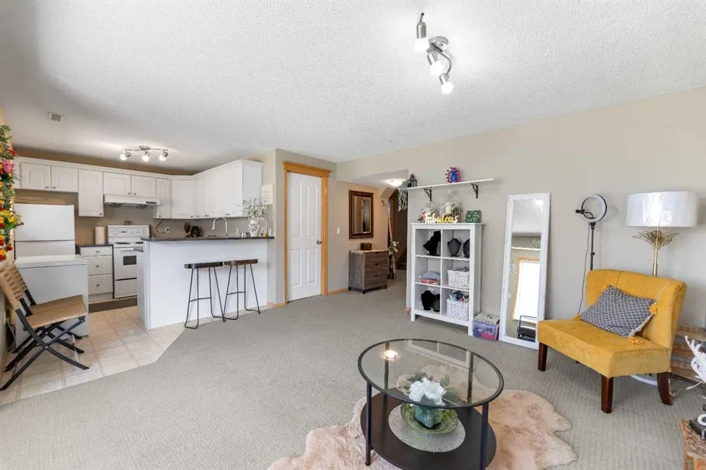 101 Coral Reef Manor NE