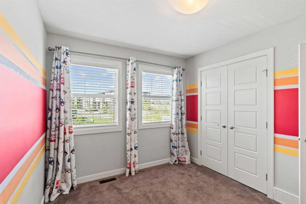 898 Evanston Drive NW