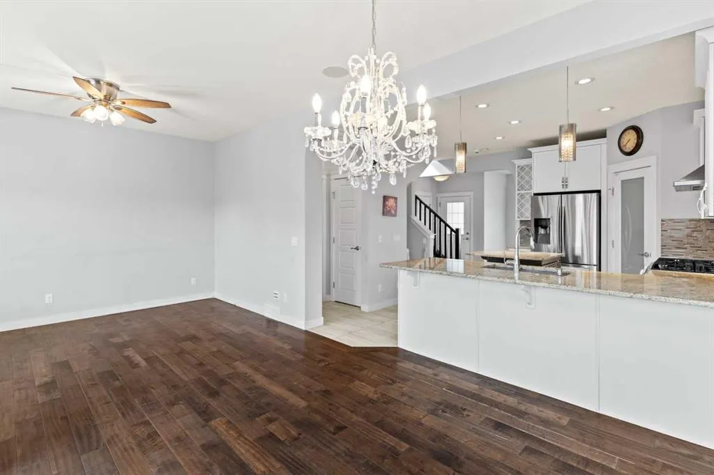 898 Evanston Drive NW