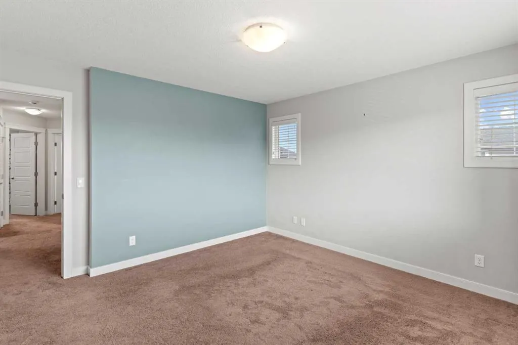 898 Evanston Drive NW