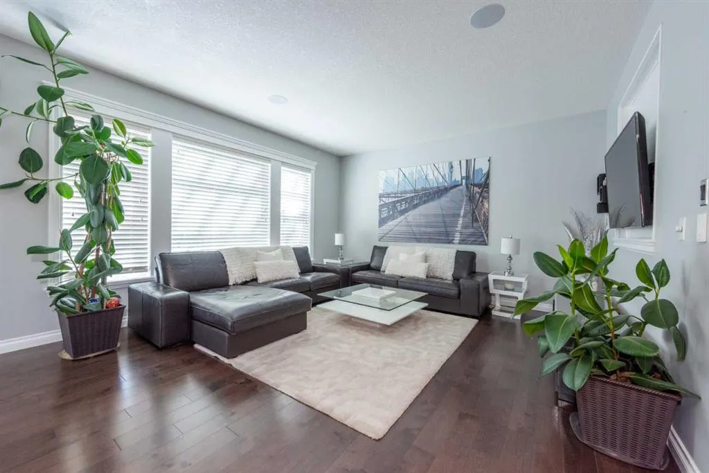 67 Auburn Sound Manor SE