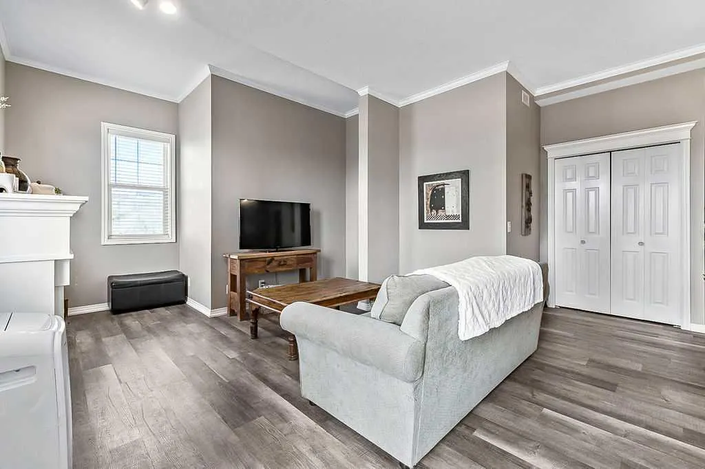 144 Crescent Road, #205