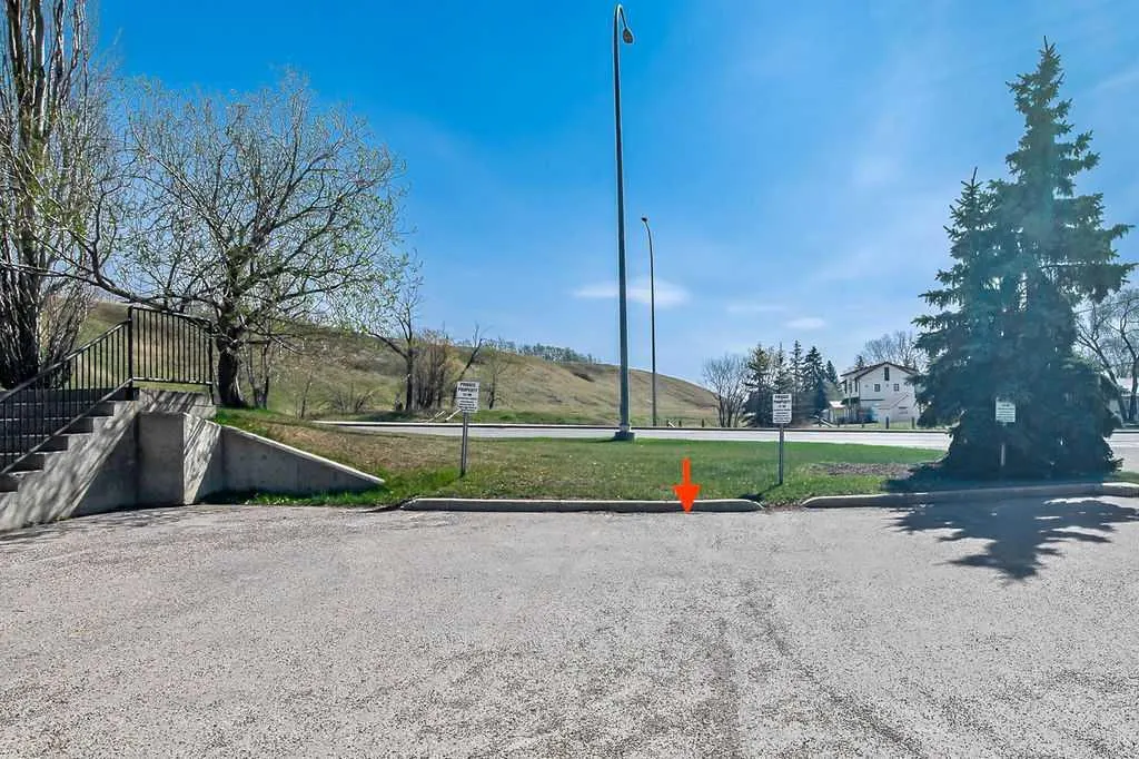 144 Crescent Road, #205