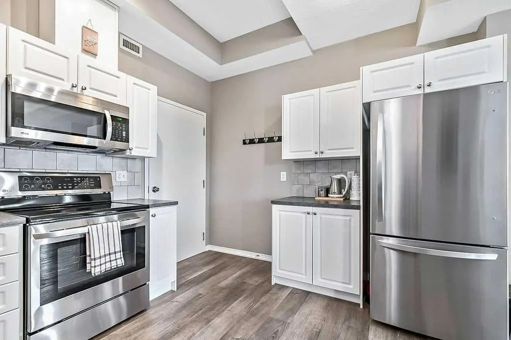 144 Crescent Road, #205