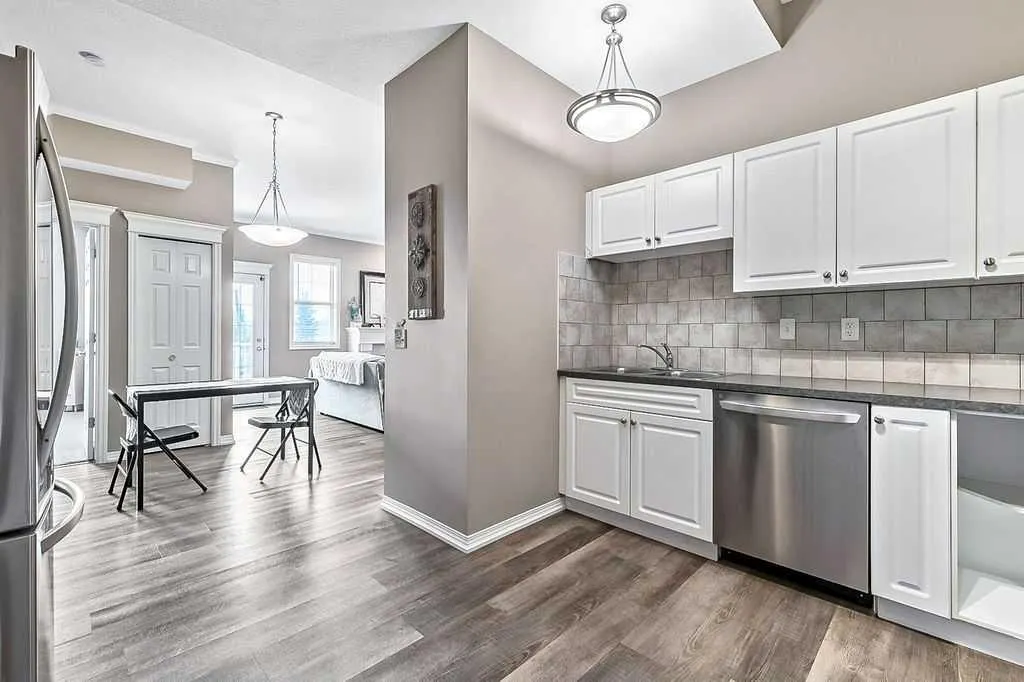 144 Crescent Road, #205