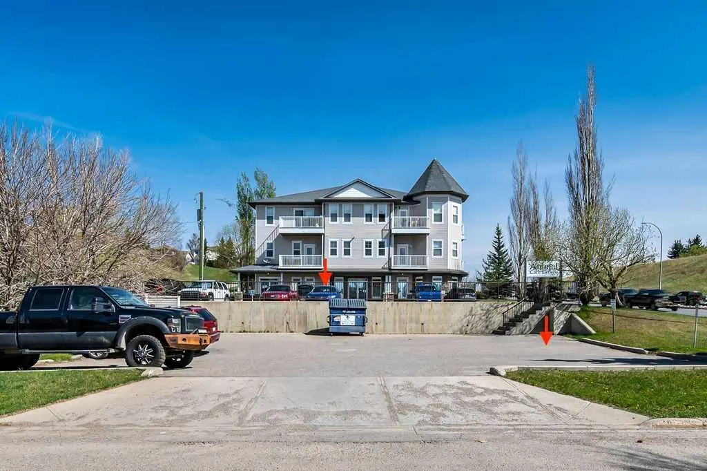144 Crescent Road, #205