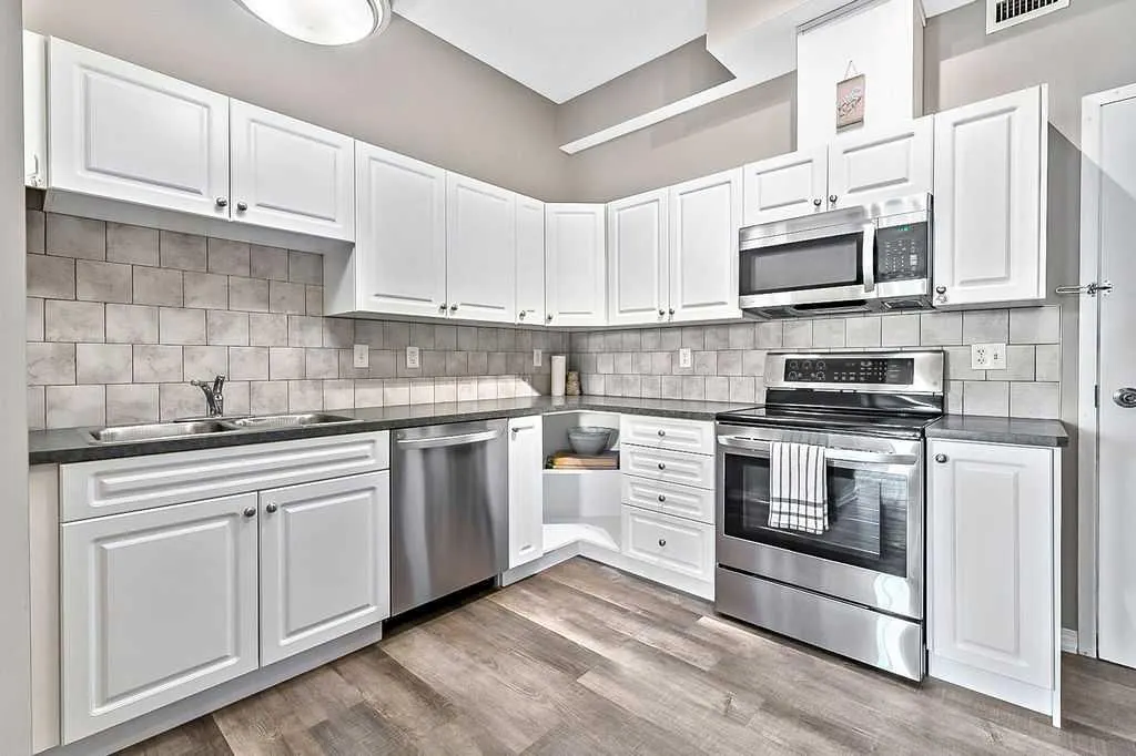 144 Crescent Road, #205