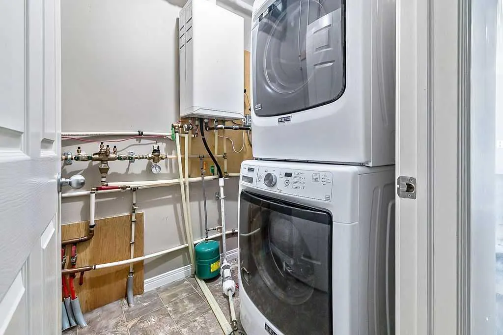144 Crescent Road, #205