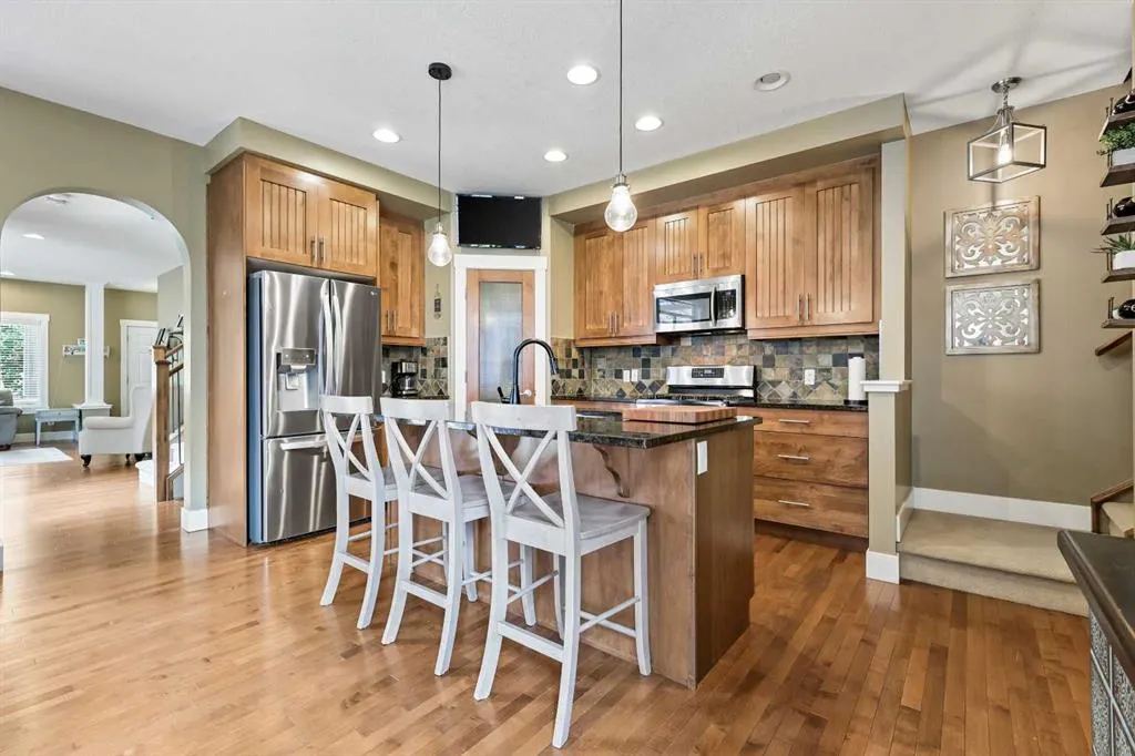 140 Mike Ralph Way SW