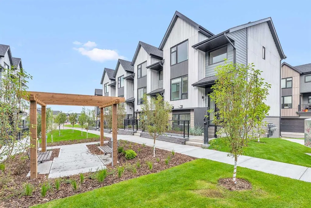 85 Sage Hill Heights NW, #404