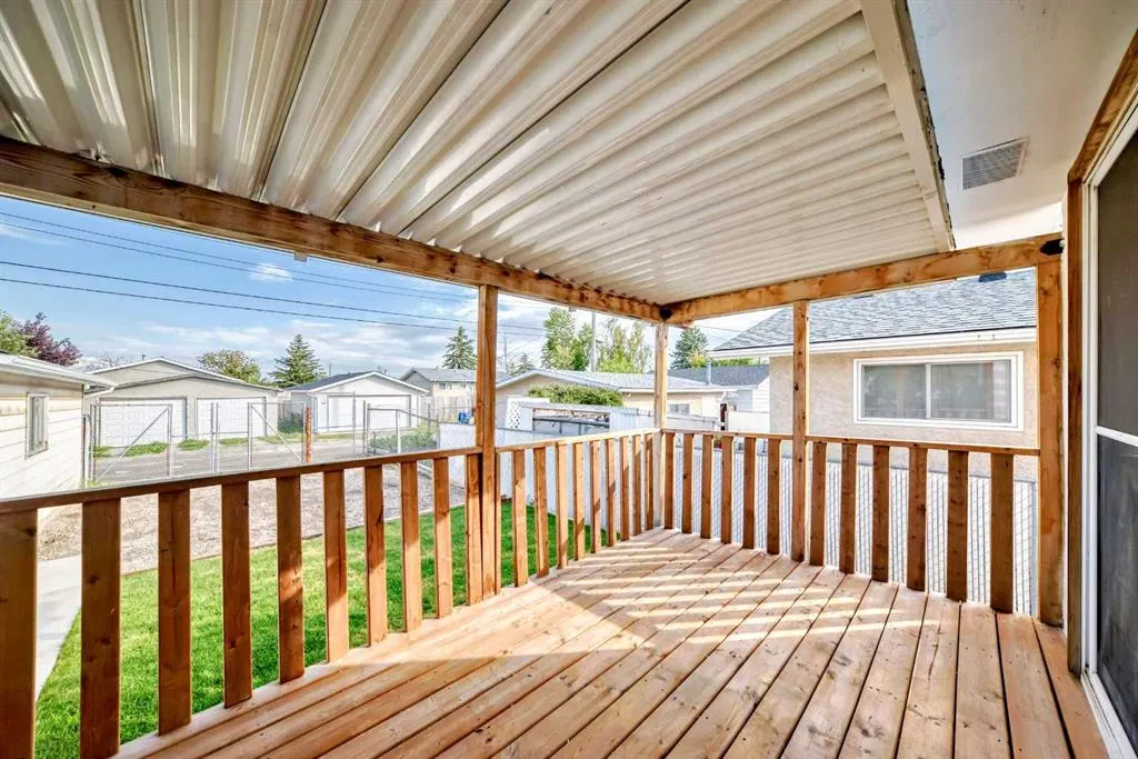 256 Penbrooke Close SE