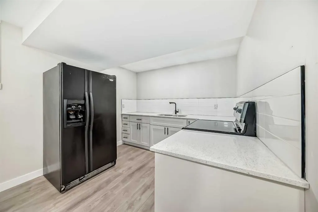 256 Penbrooke Close SE