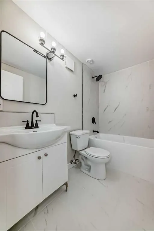256 Penbrooke Close SE