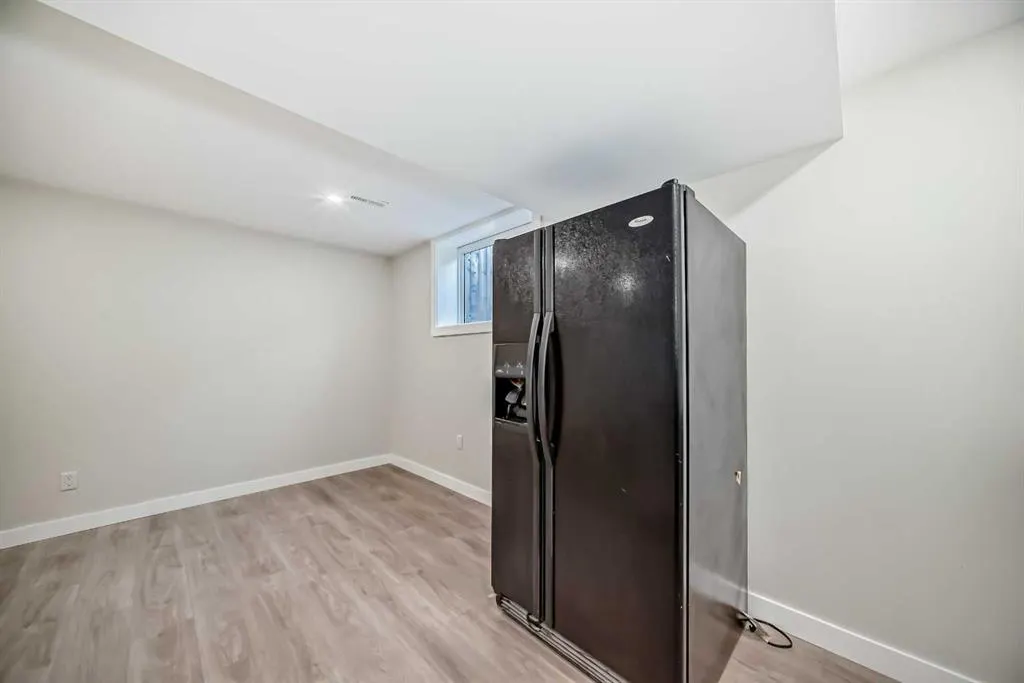 256 Penbrooke Close SE