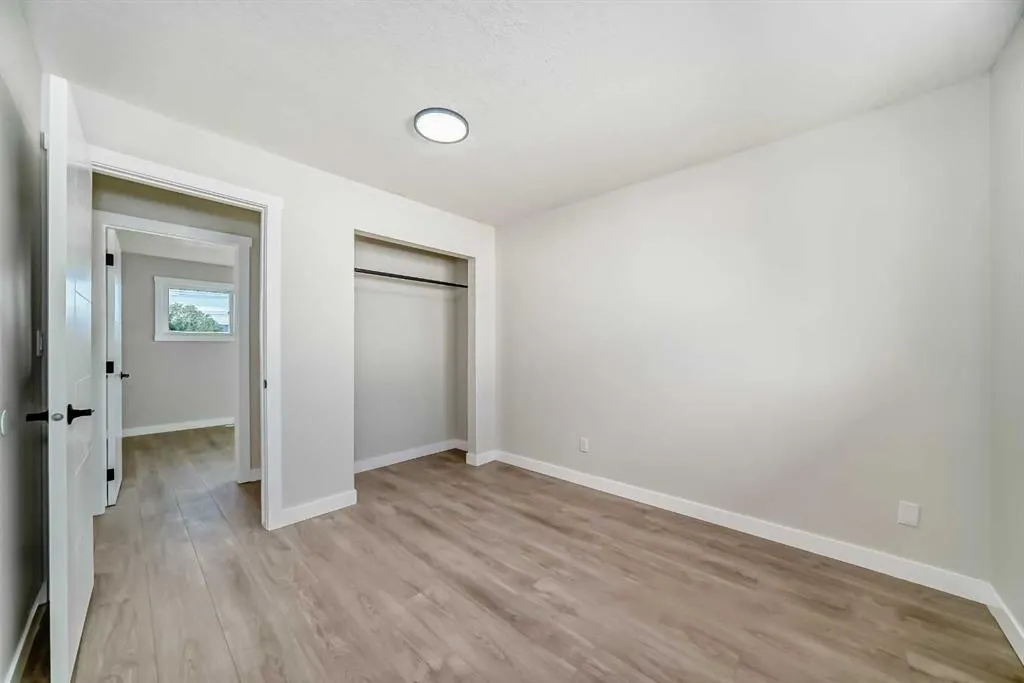 256 Penbrooke Close SE