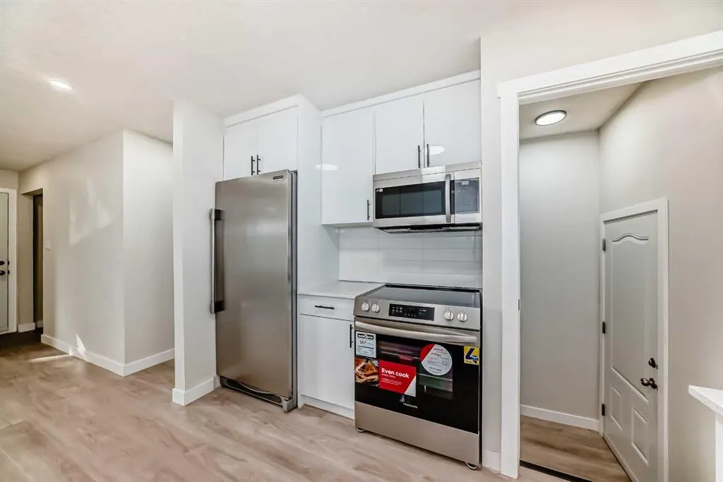 256 Penbrooke Close SE
