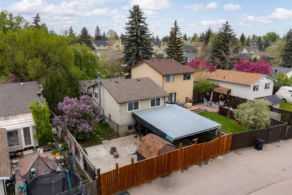 92 Erin Woods Drive SE
