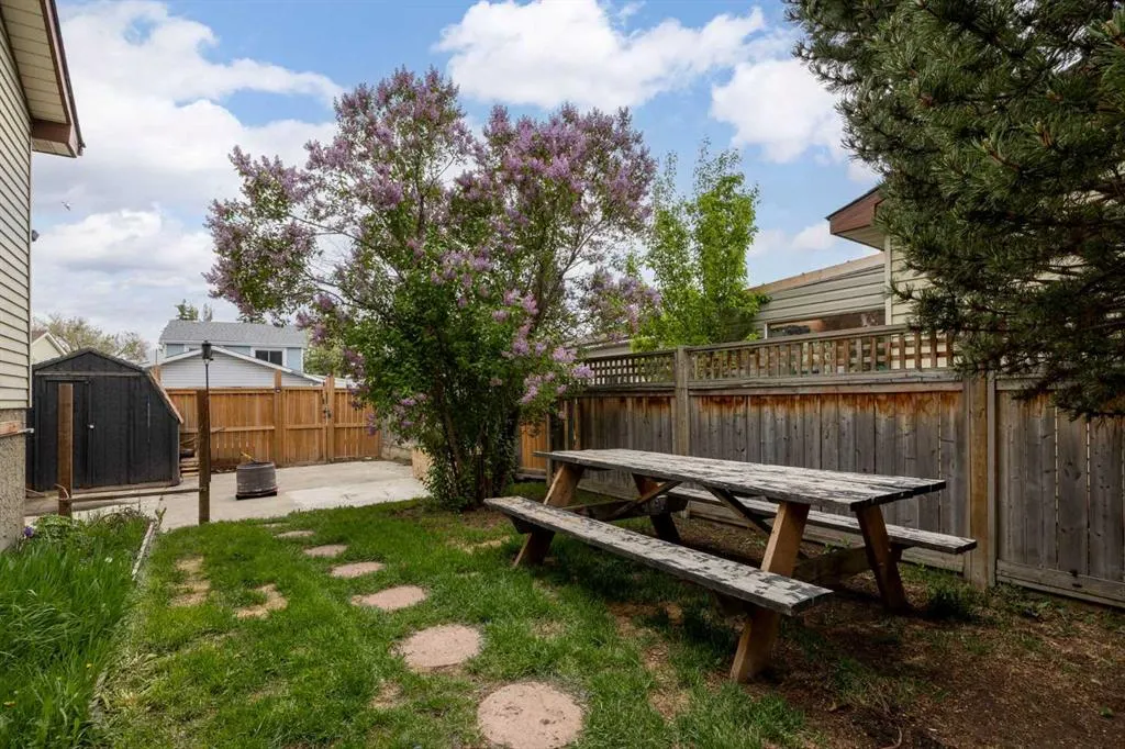 92 Erin Woods Drive SE