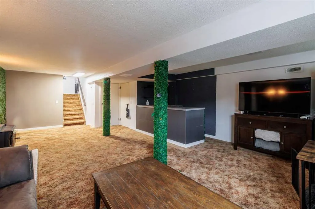 92 Erin Woods Drive SE