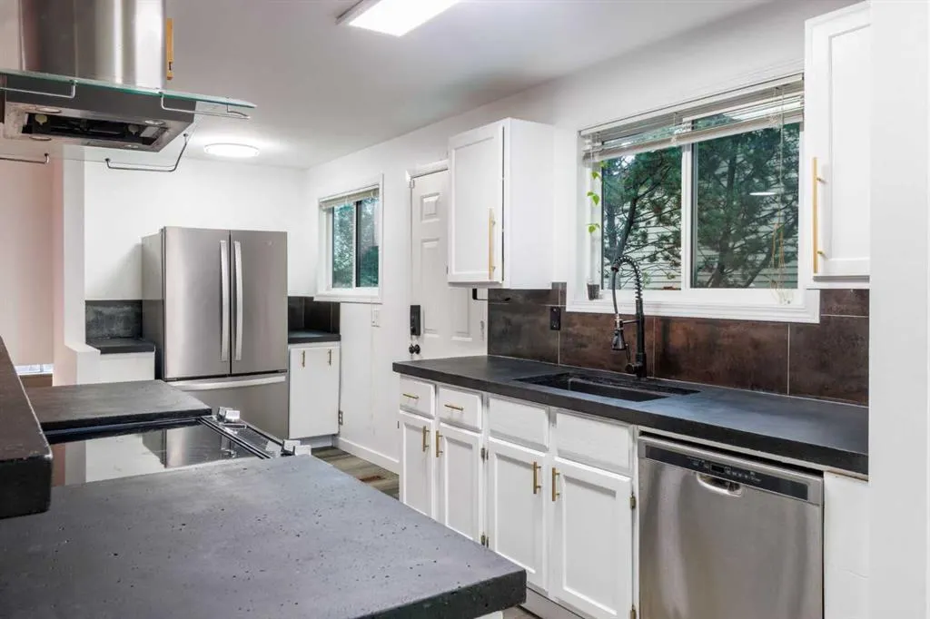 92 Erin Woods Drive SE