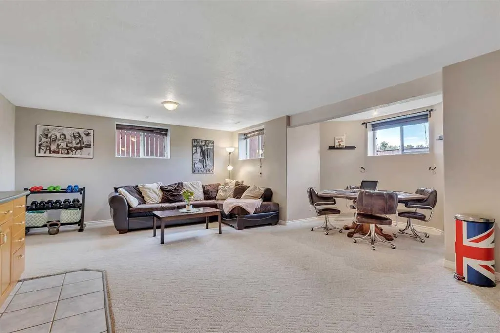 5838 65 Avenue