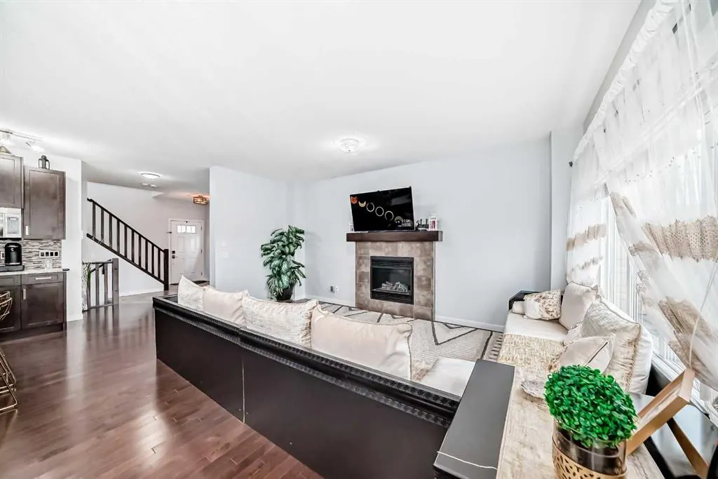 165 Hillcrest Drive SW